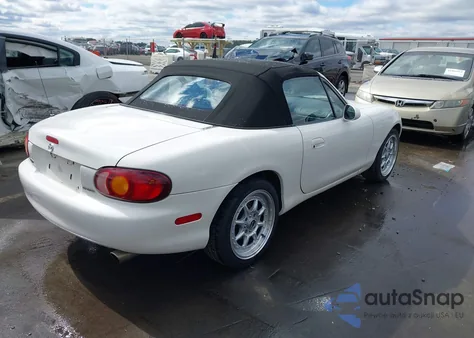 1999 Mazda Mx-5 Miata Leather Pkg/Popular Equipment Pkg/Sports Pkg/Touring Pkg z USA, uszkodzony, nr VIN JM1NB353XX0103571